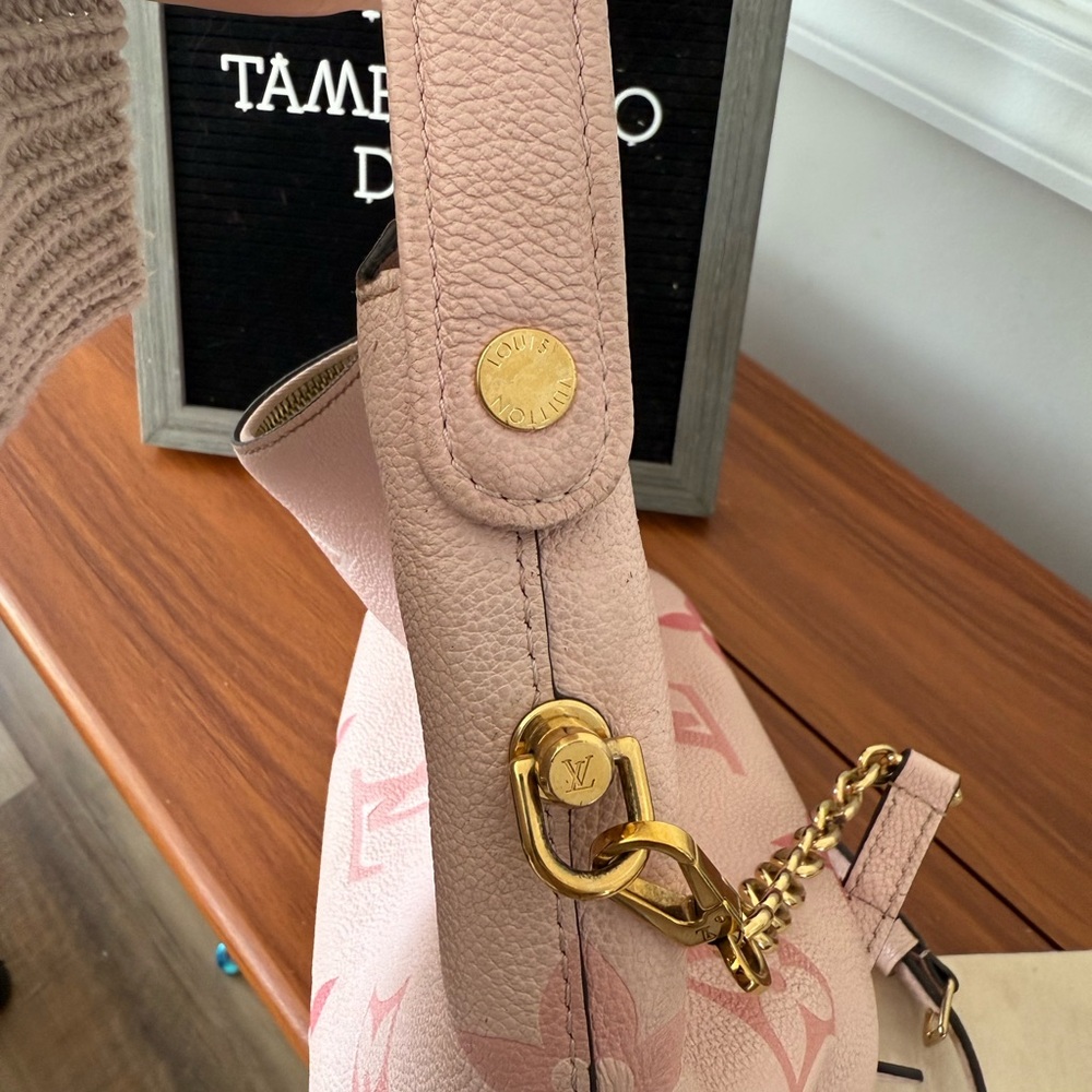 Louis Vuitton Pink By the pool Marshmallow PM - Picture 8 of 17